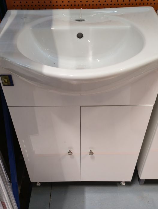 Mobilier baie, toate sunt noi