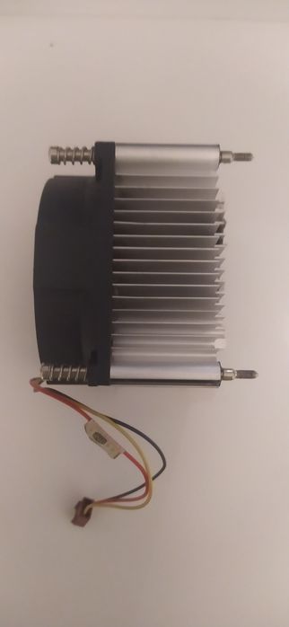 Продаю кулер для процессора на 775 сокет