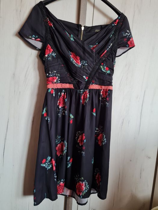 Дамска оригинална къса рокля Guess S размер