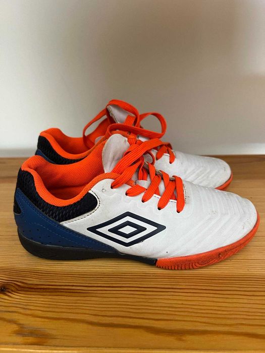 Детски Футболни Обувки "Umbro" 32 номер