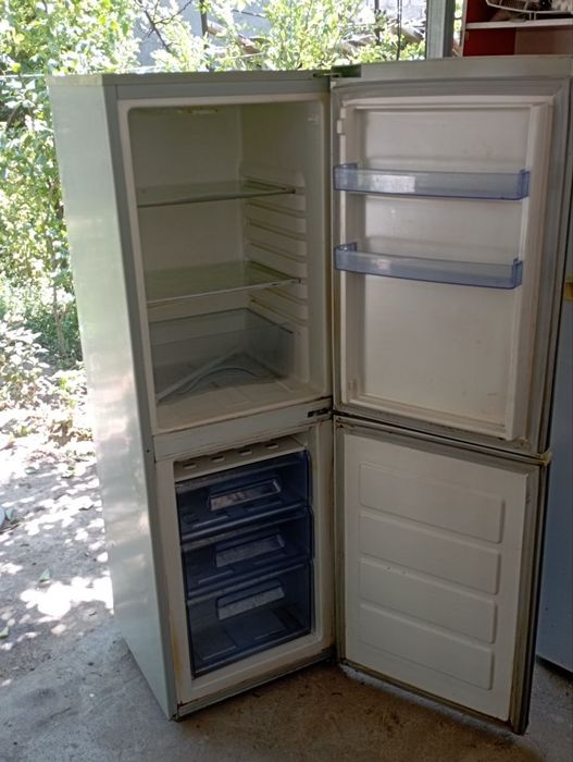 Холодильник СРОЧНО продается