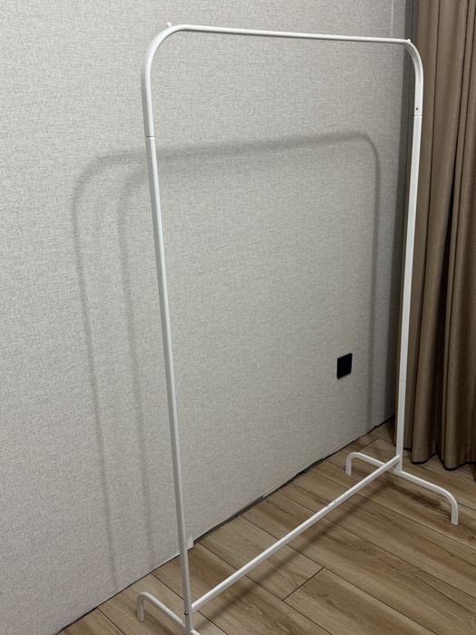 Продам напольную вешалку Ikea
