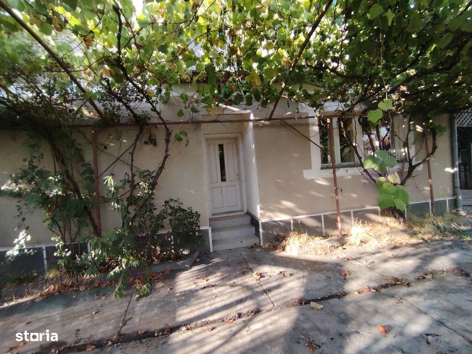 Ocazie!!!Două case mari la Pancota la pret de apartament.