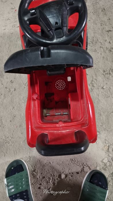 Игрушечная машина