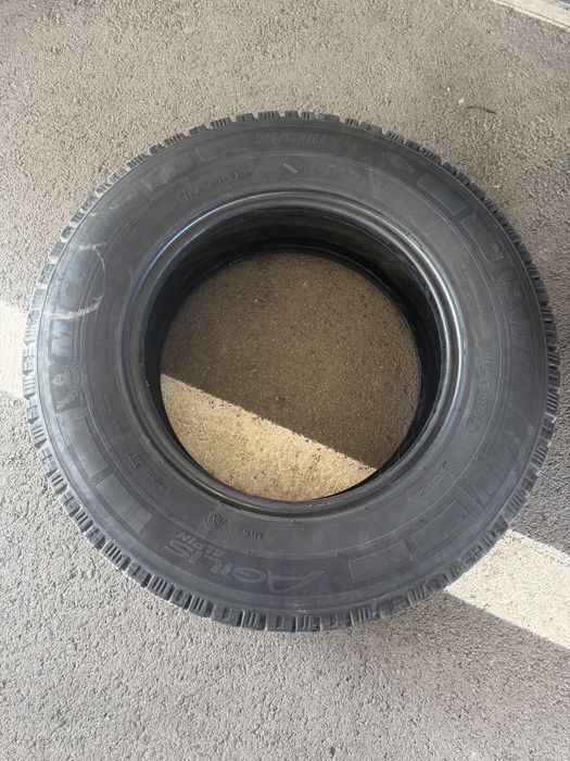 Гуми за Бус 205/75/16C Michelin Nokian