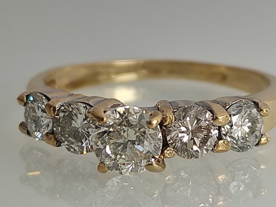 Inel aur 18k cu diamante 1,35ct certificat GIA