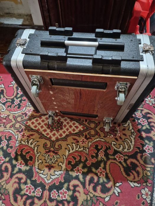 Case rack 4 U cutie transport amp/puteri