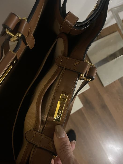 Голяма дизайнерска чанта Fendi Roma – бежова, много стилна която е