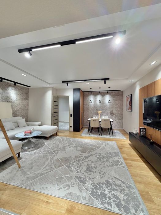 Продается 3хком в центре