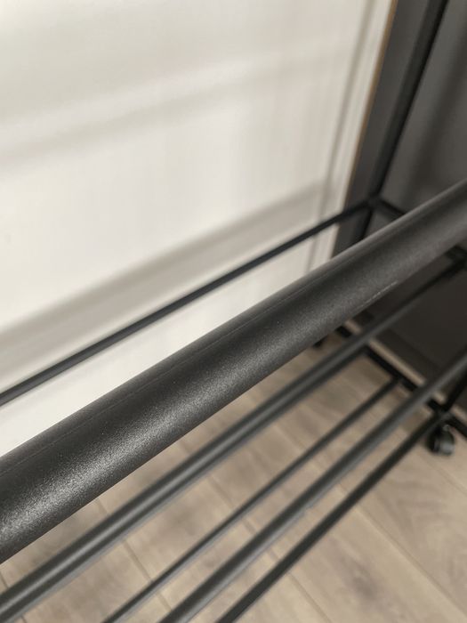 Напольная вешалка для вещей с полками