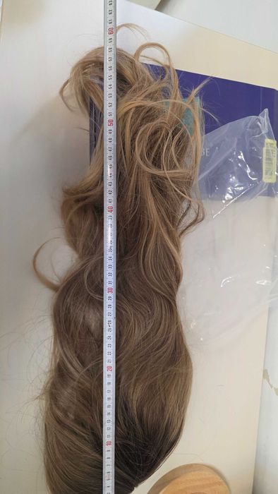 Perucă HAIRCUBE lungă ondulată ombre șaten-blond, cu breton lateral