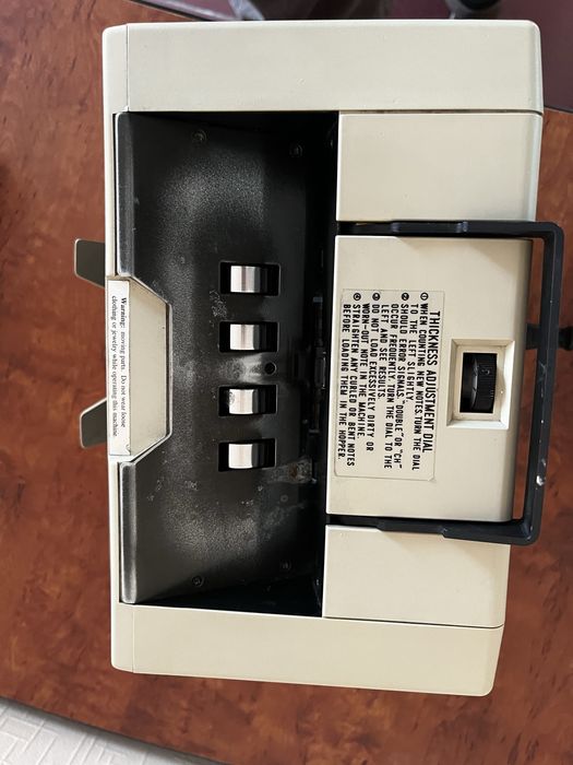 Машинка купюросчетная