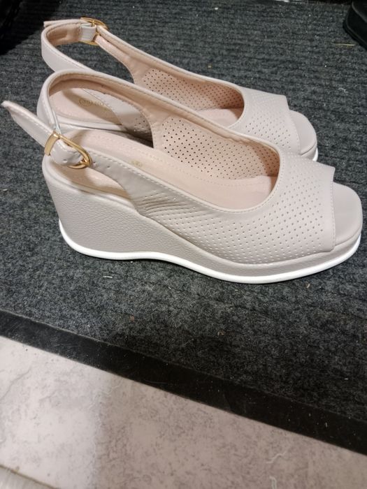 басаножка  платформа и туфли 35размер