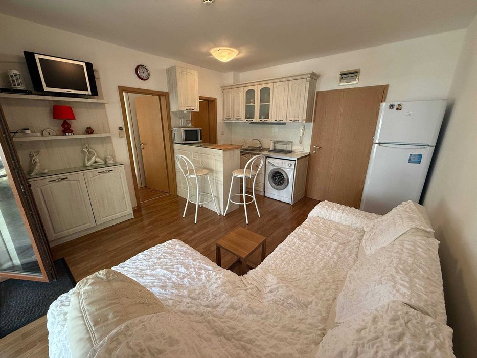 Двустаен апартамент в к-с ”Vineyards Resort”, разсрочено плащане