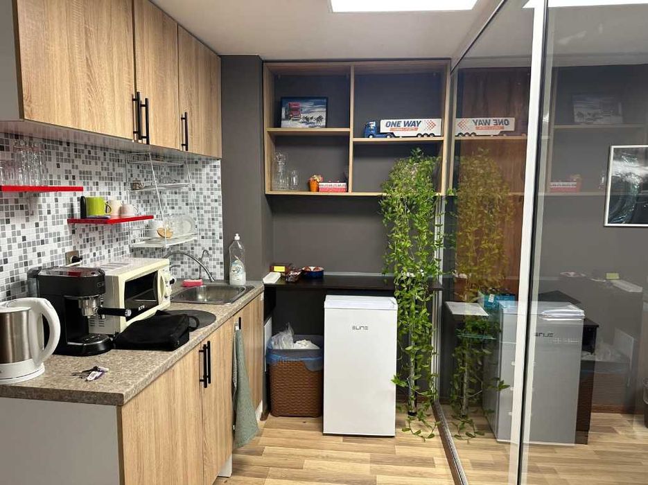 Офис 65 м2, Център, в р-на на Катедралата