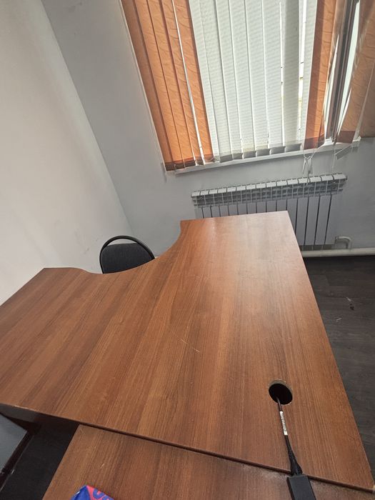 Офисная мебель. Стол,Шкаф