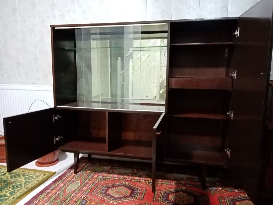 Сервант хорошего качества