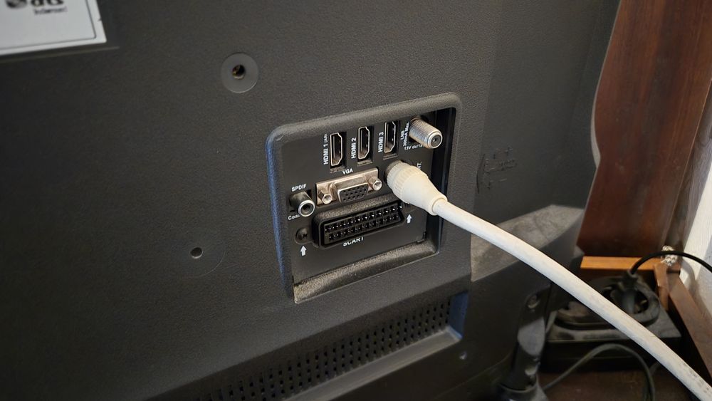 Телевизор Toshiba 32 инча