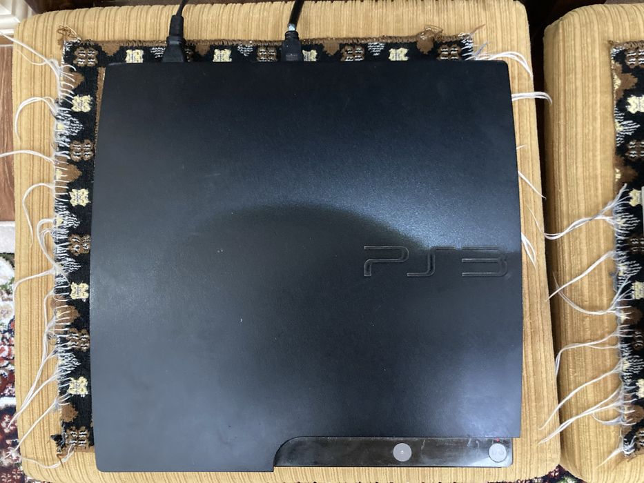 Playstation 3 slim +4 ta joystick uyinlar