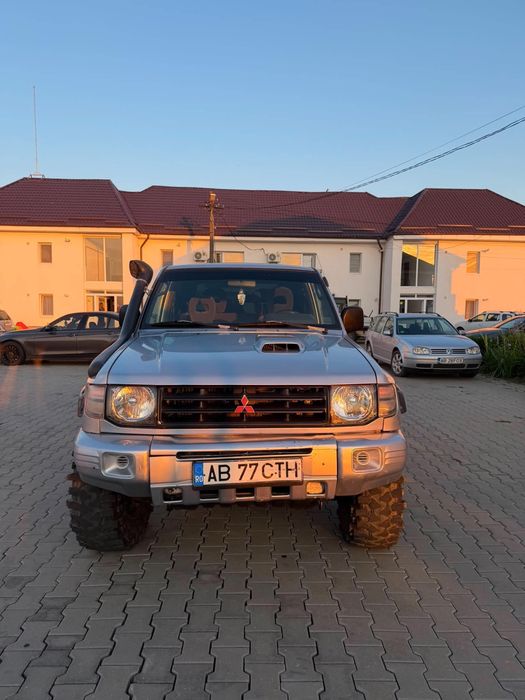 Se vinde Mitsubishi Pajero MK2, an fabricație 2003.