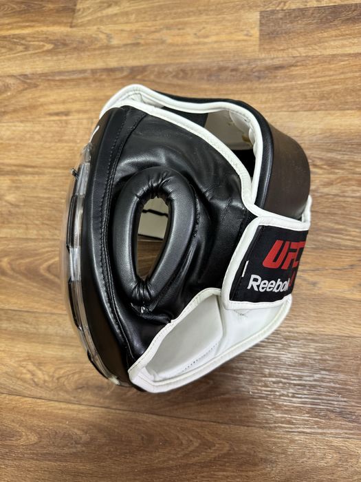 Шлем для боевых единоборств