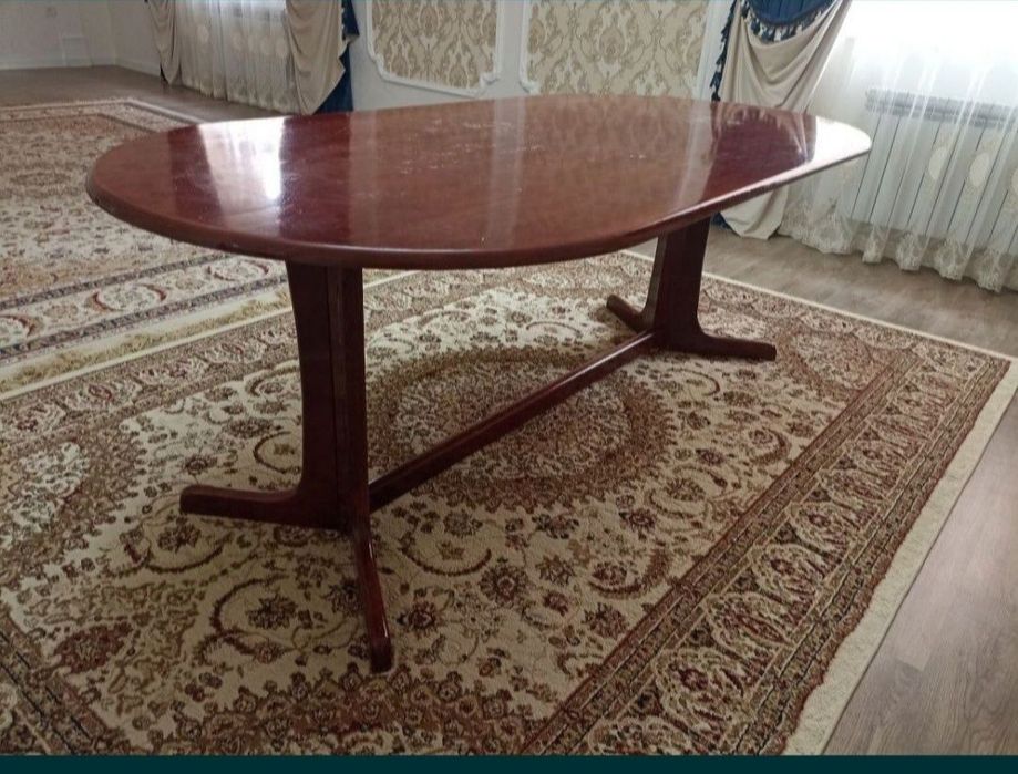 Продам стол в хорошем состоянии