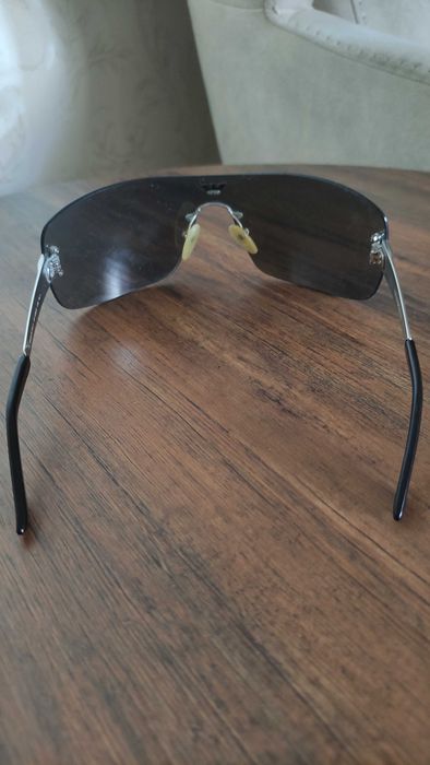 Emporio Armani оригинальные солнцезащитные очки.