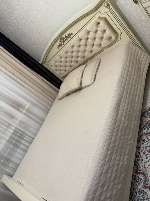 Продам спальную кровать