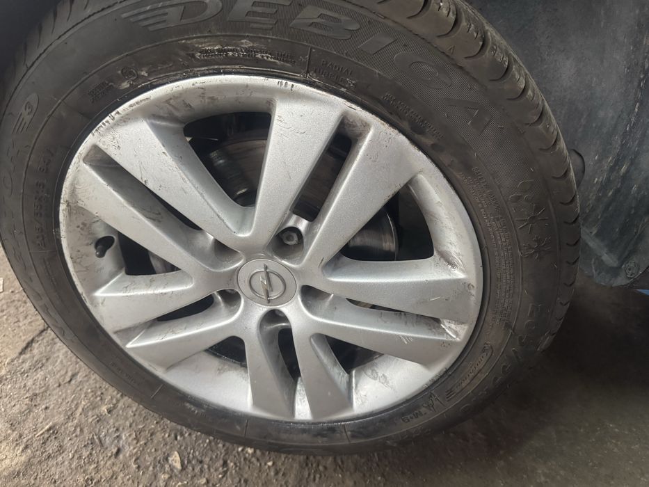 Опел Астра Н на части