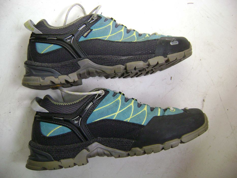 Продавам туристически обувки Salewa Gore Tex номер 41