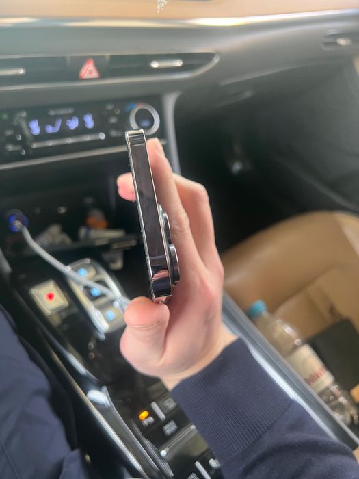 Продам Айфон 14 про макс