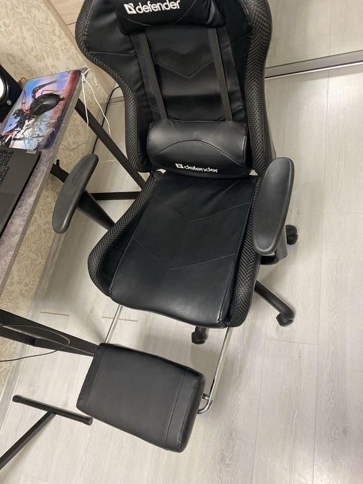 Продам игровое компьютерное кресло Defender Watcher