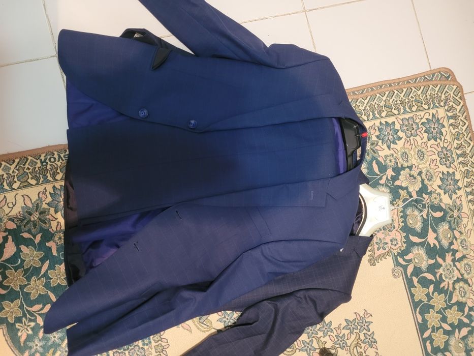 Продам Костюм 2 ка и 3 ка