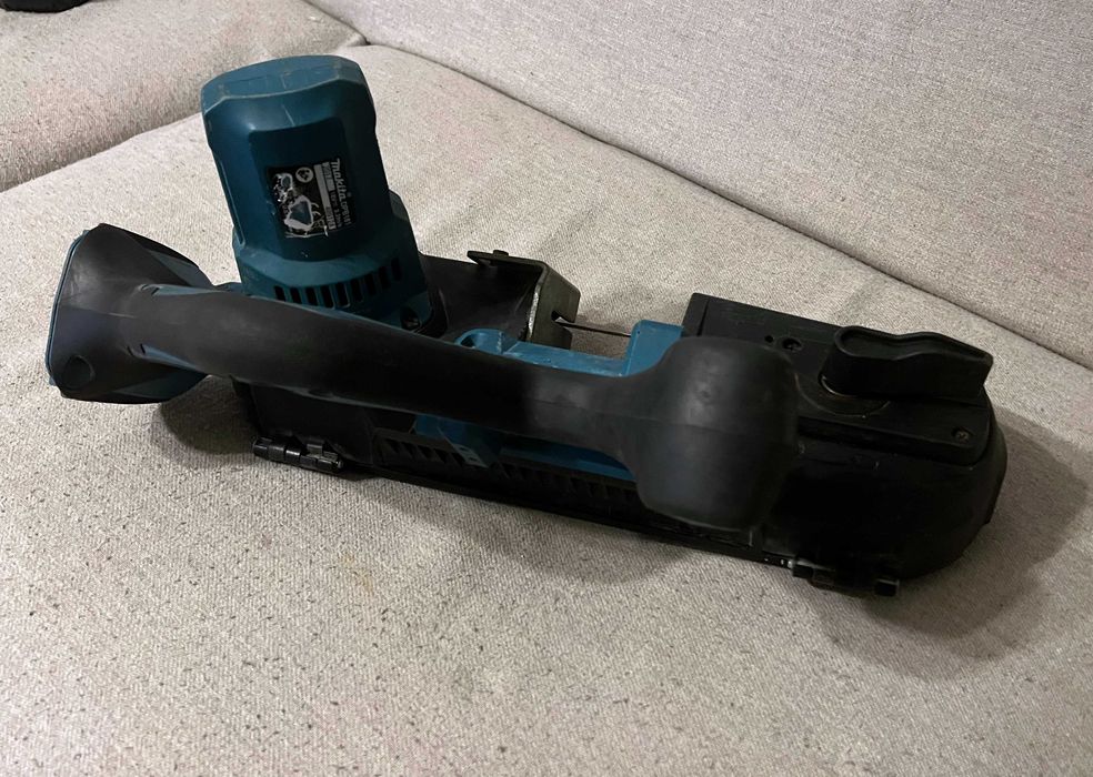 Makita DPB181 Fierastrau cu banda 18V LXT profesional