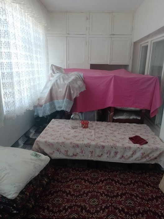 2 хонали уй сотилади, Кибрейда  3 этаж кибрей Хокимиятини олдида