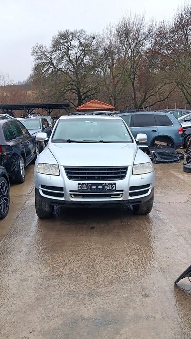 VW Touareg 2.5 R5 ,174 к.с. , ръчка ,60 броя на части