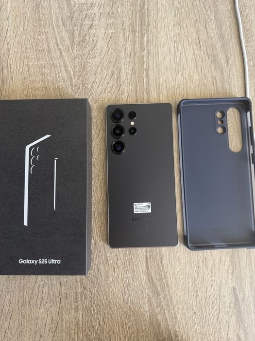 Samsung Galaxy S25 Ultra 1TB Titanium Black - НОВ с гаранция