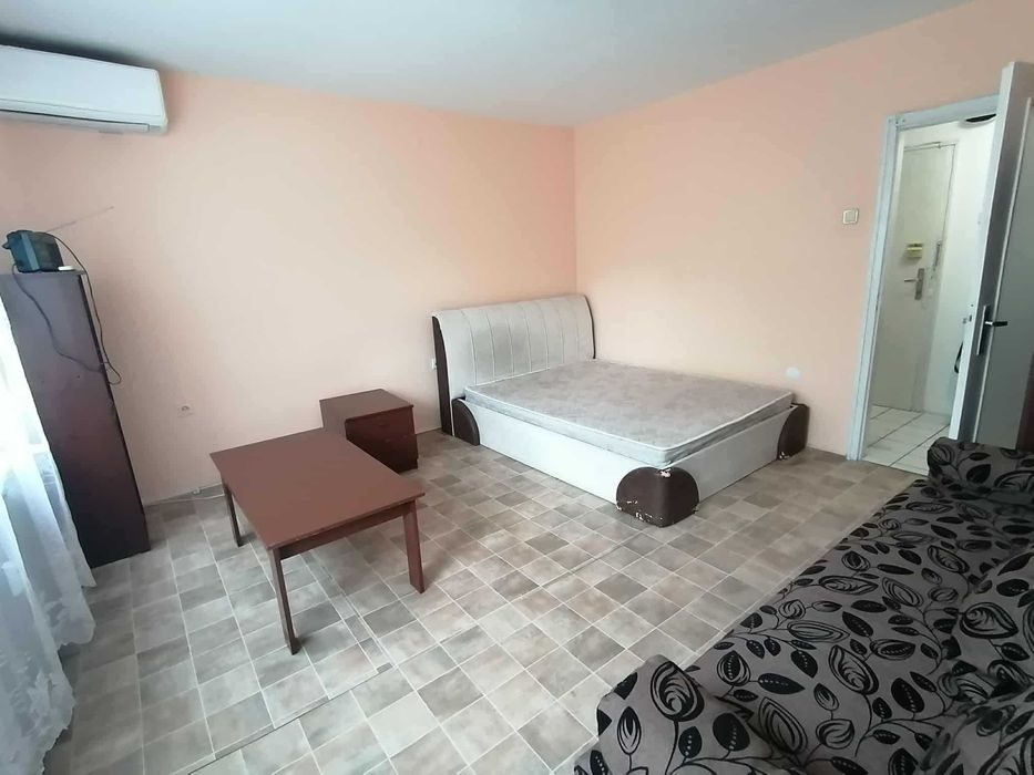 Дава се под наем Едностаен апартамент в Пловдив, Гагарин - 40 кв.м за 255 € - Снимка #2