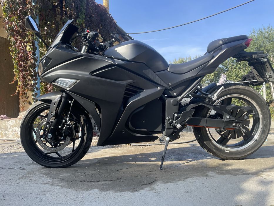 Электро мотоцикл Yamaha r3