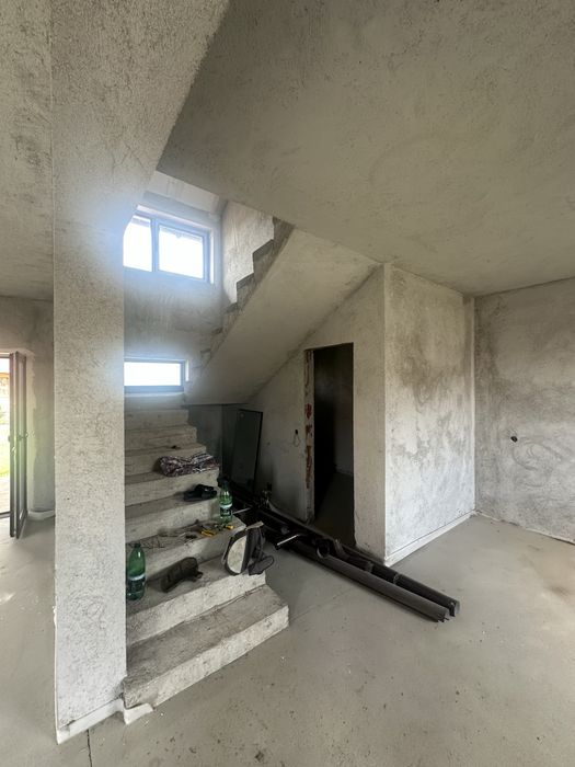 Casa tip duplex de vanzare