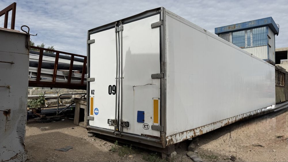 Продается термоконтейнер утепленный.