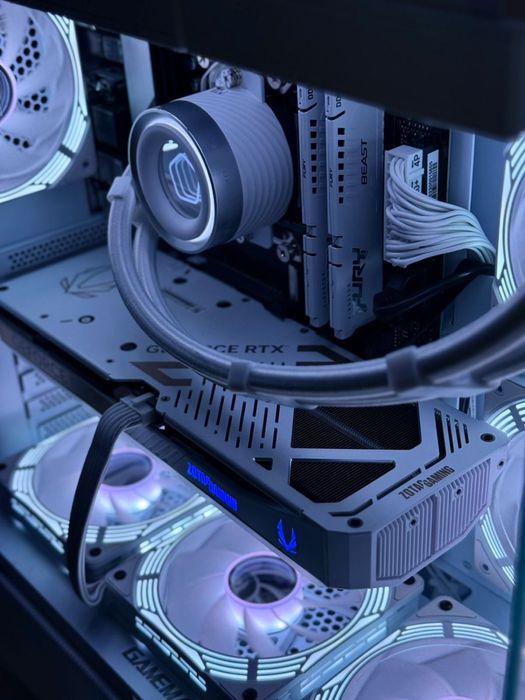 Rayzen 7 7800X3D 5070 Комплект