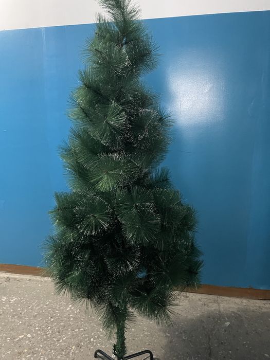 Продается ёлка высота 1.5 м