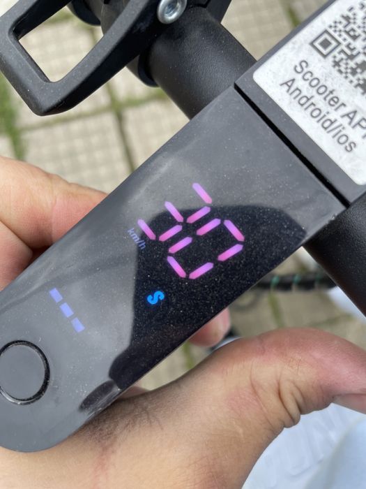 Ел Тротинетки чисто нови