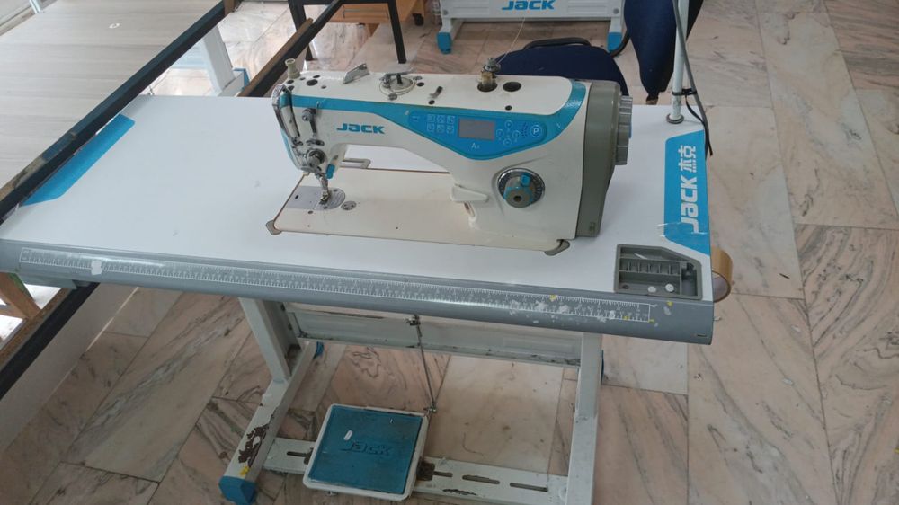 Vând mașini de cusut industriale 1200 RON