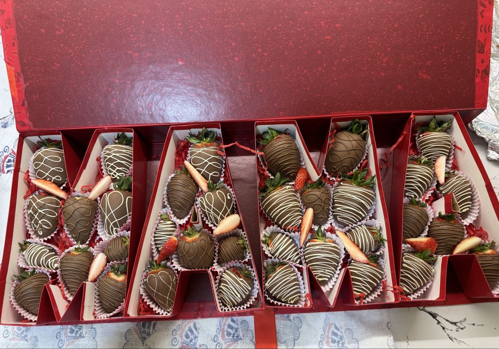 Клубники в шоколаде на заказ