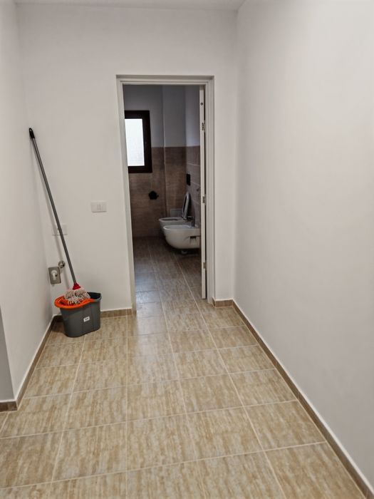 Închiriez casa cu 3 apartamente zona bucium