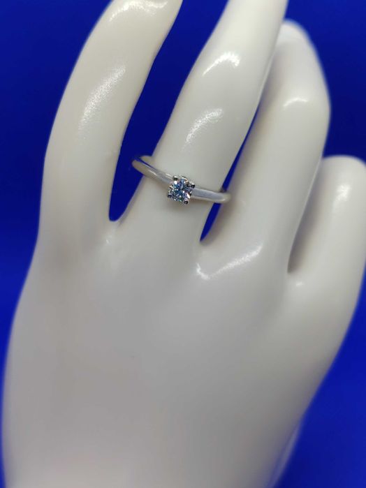 Годежен пръстен с диаманти