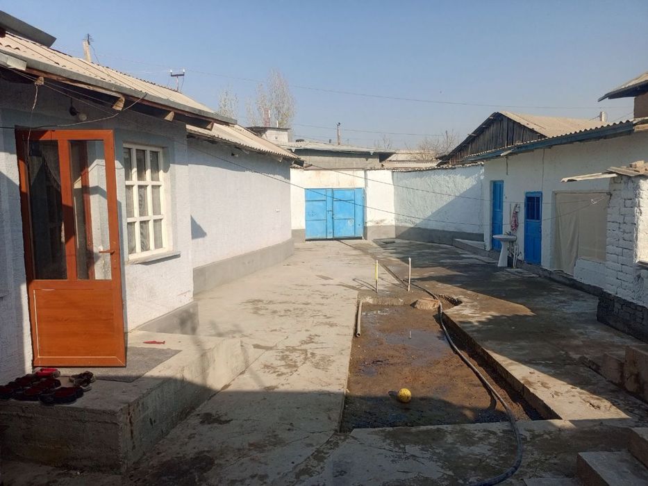 Hovli sotiladi Narx kelishamiz