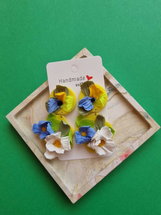 Bijuterii lucrate manual